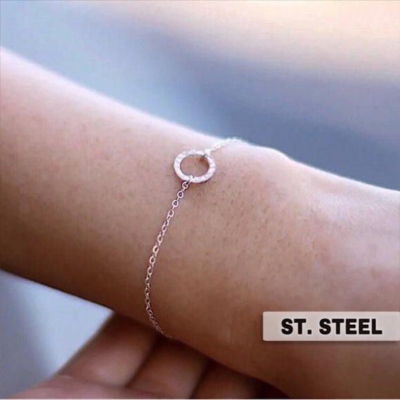 🔵𝟲𝟱%𝗢𝗙𝗙 𝗯𝘂𝗻𝗱𝗹𝗲𝘀 𝟯+🔵 NEW Circle Charm Dainty Stainless Steel Bracelet - Picture 7 of 14